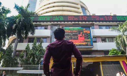 Rupee Gains 9 Paise to 95.65 Against US Dollar in Early Trade