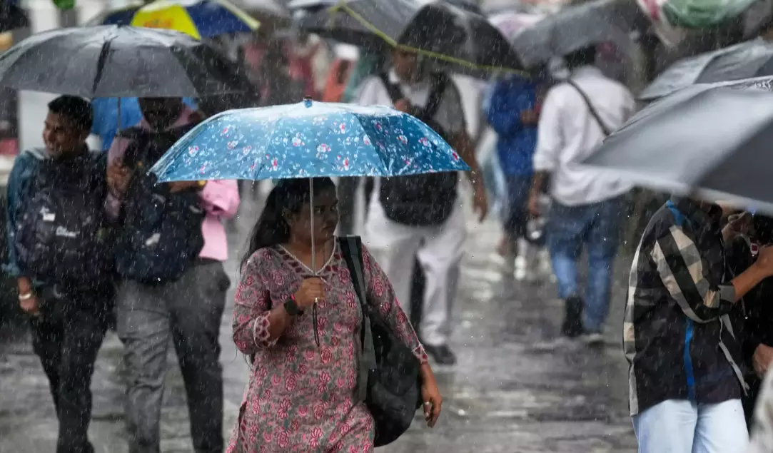 Moderate to Heavy Rains Likely in Telangana During Evening to Next Day Morning Moderate to Heavy Rains Likely in Telangana During Evening to Next Day Morning