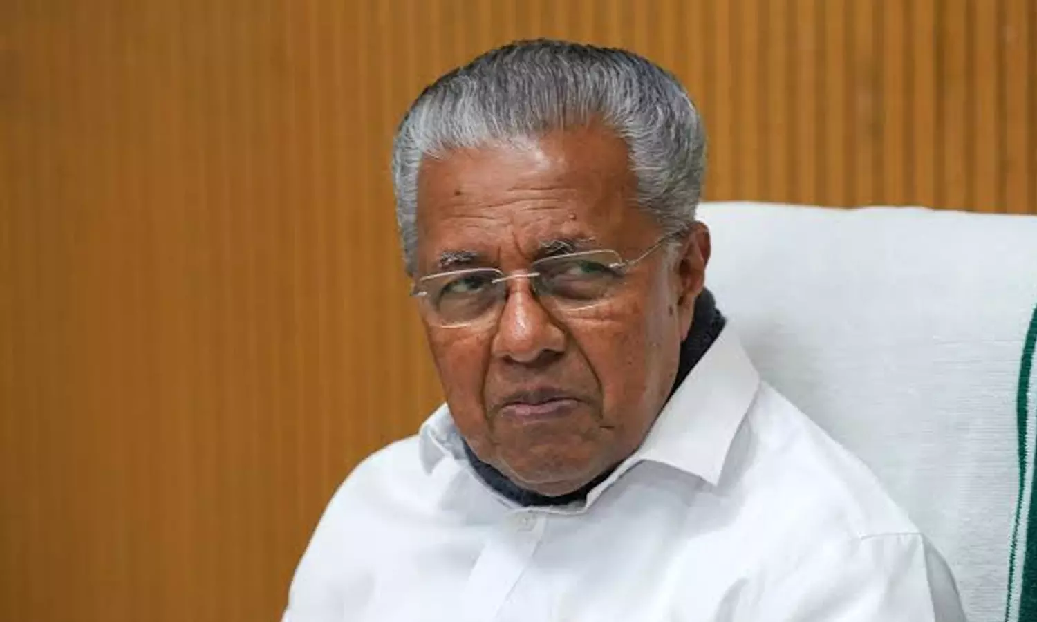 Former CM Vijayan Says His Hands Are Clean, Denies Hawala Dealings Former CM Vijayan Says His Hands Are Clean, Denies Hawala Dealings