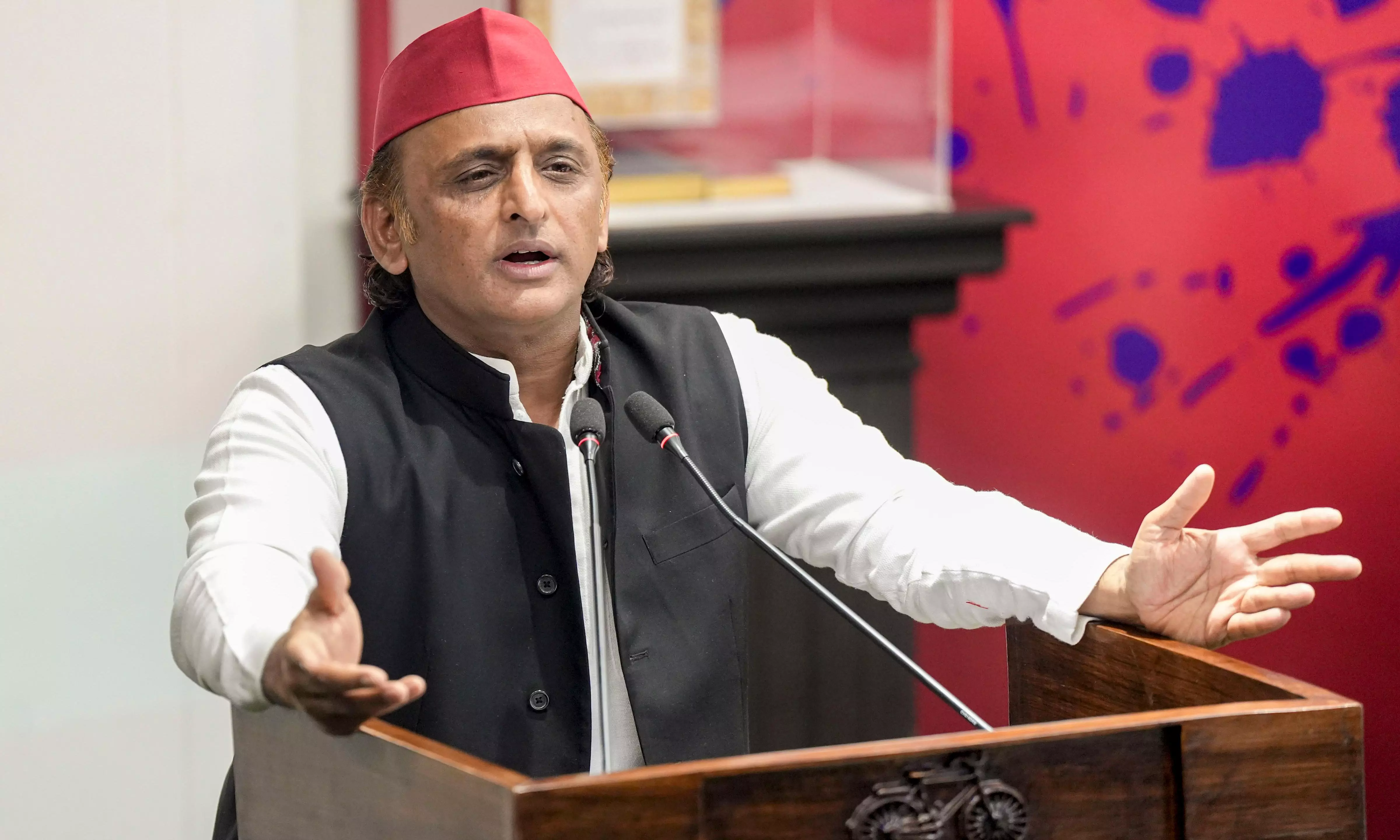 Akhilesh Yadav Says SP Won’t Break Alliances, Targets BJP Over Policies Akhilesh Yadav Says SP Won’t Break Alliances, Targets BJP Over Policies