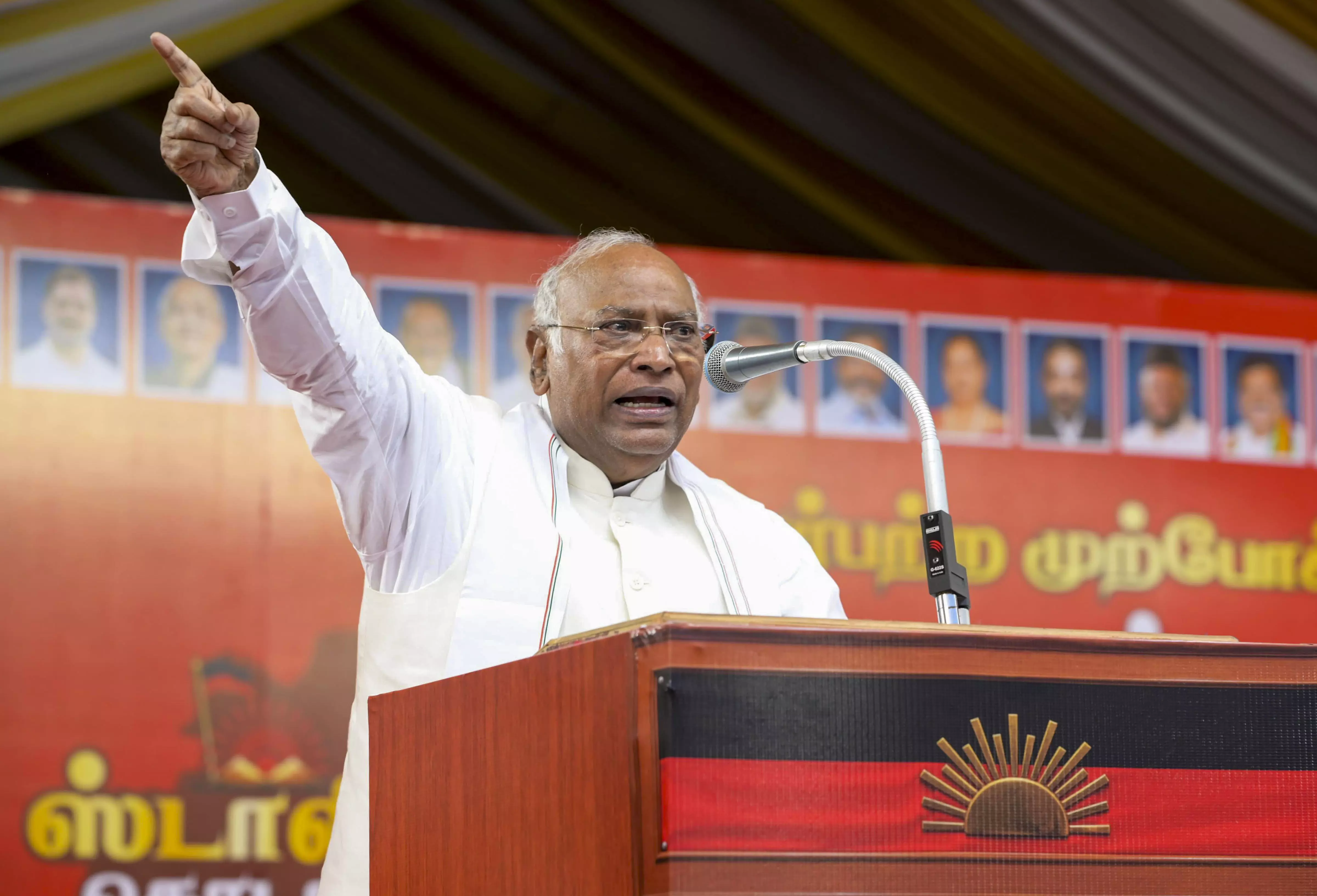Kharge Condemns Centre’s Denial of US Visit Permission to Revanth Reddy Kharge Condemns Centre’s Denial of US Visit Permission to Revanth Reddy