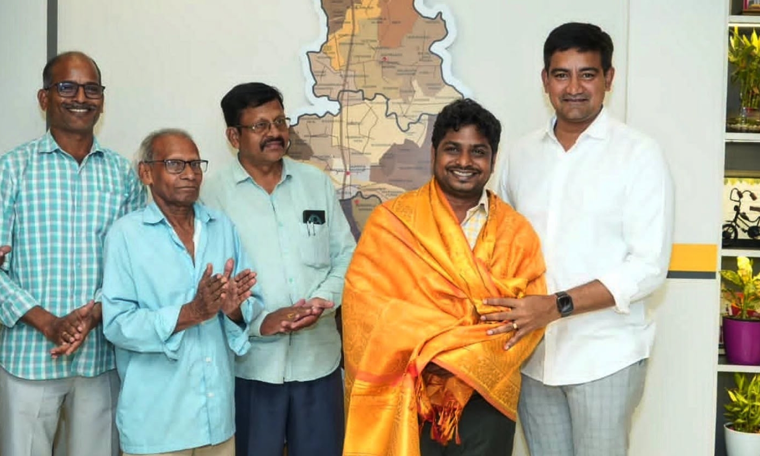 Chinnamallupeta MPP Teacher Wins National Best Teacher Award