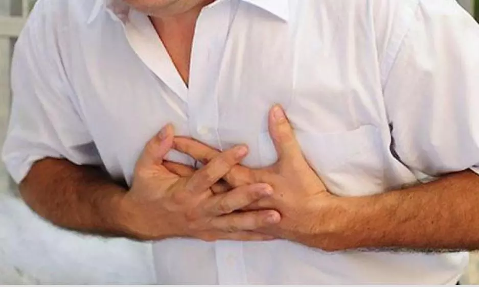 Guntur: School Bus Hits Transformer After Driver Suffers Heart Attack Guntur: School Bus Hits Transformer After Driver Suffers Heart Attack