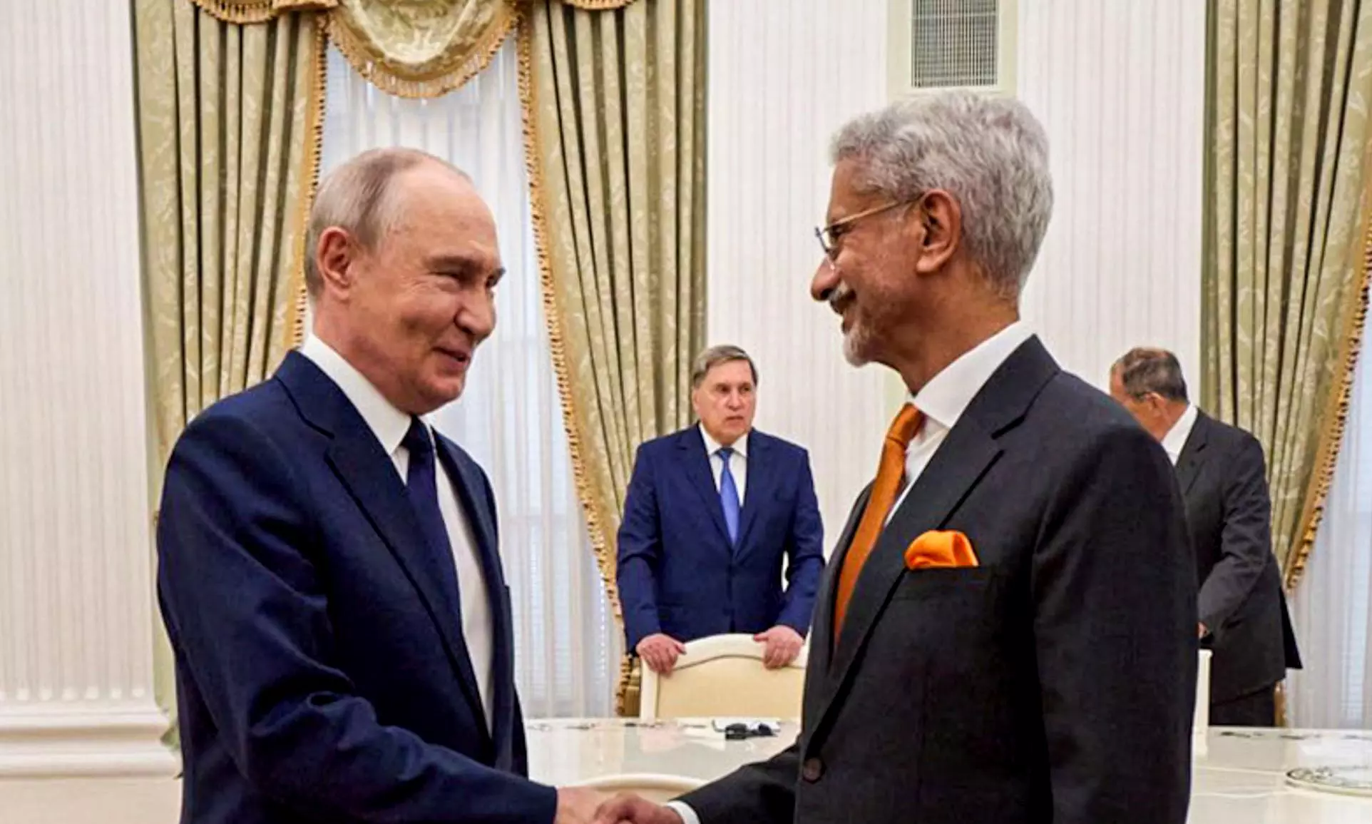 Putin Hails Modi’s Role in Boosting India-Russia Ties Putin Hails Modi’s Role in Boosting India-Russia Ties
