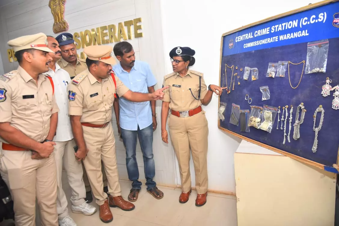 Inter-State Thief Held; Gold, Silver Worth Rs 12 Lakh Recovered Inter-State Thief Held; Gold, Silver Worth Rs 12 Lakh Recovered