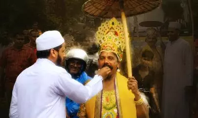 Mahabali Hugs, Biryani Invite: Keralam Celebrates Nabidinam, Onam Together Mahabali Hugs, Biryani Invite: Keralam Celebrates Nabidinam, Onam Together