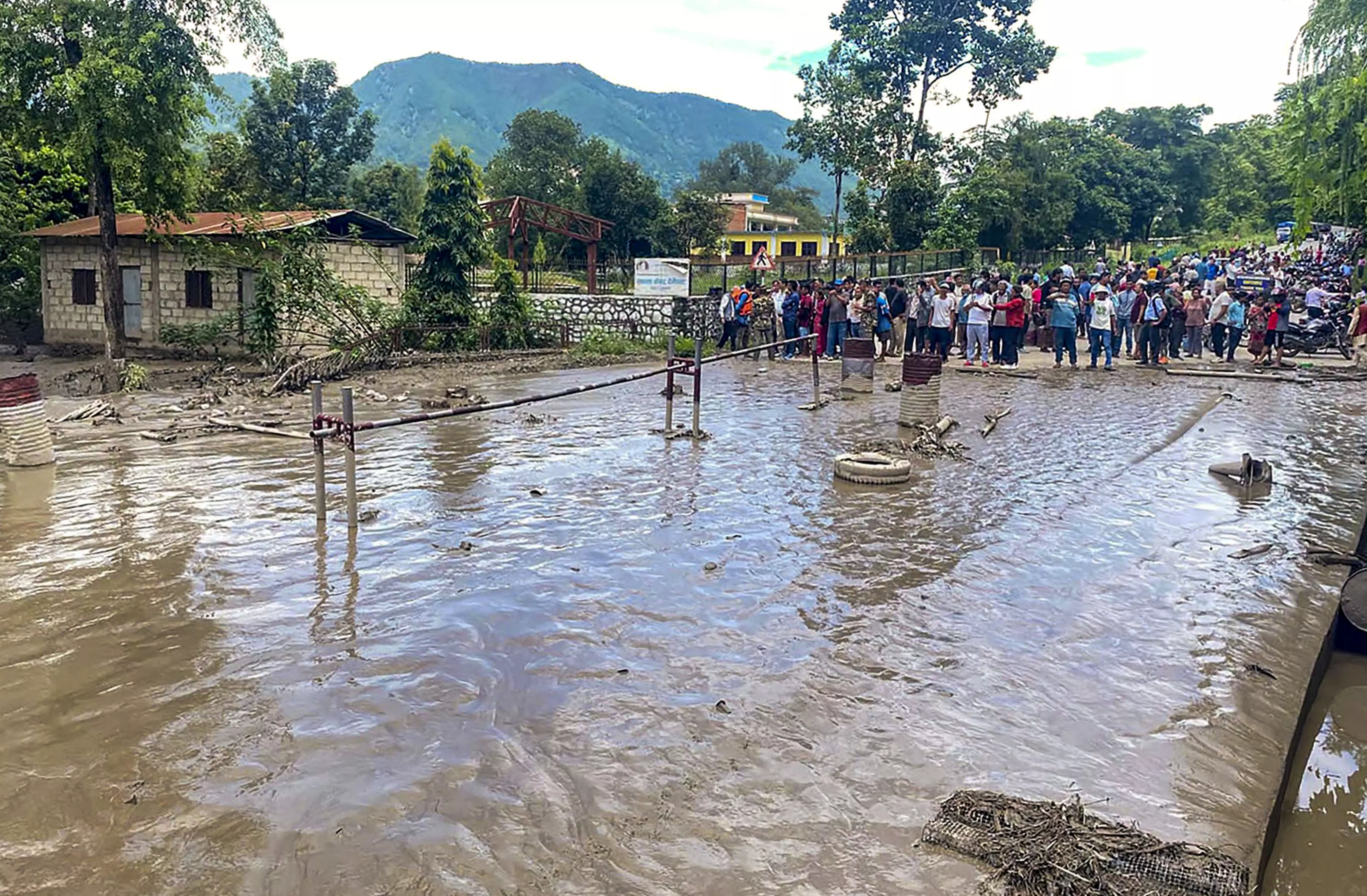 Nepal Flood: SSB Alerts Border Formations; Deploys 18 Relief Teams Nepal Flood: SSB Alerts Border Formations; Deploys 18 Relief Teams