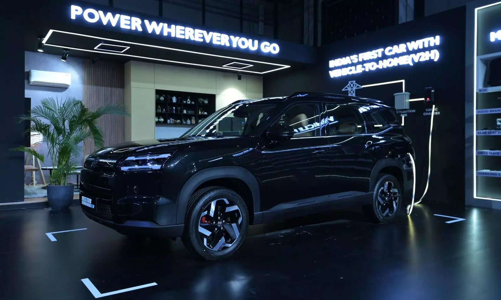 MG Brings New Hector Tomahawk EV, Plug-In hybrid EV For Millennials MG Brings New Hector Tomahawk EV, Plug-In hybrid EV For Millennials