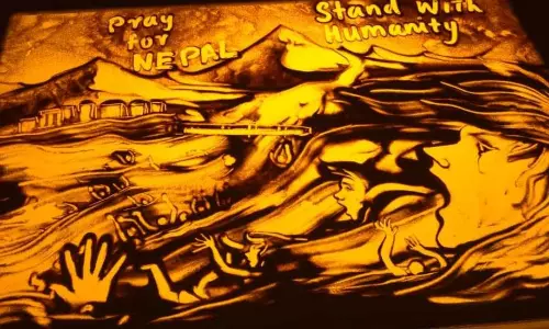 Sand Artist Manas Sahoo Creates Animation In Solidarity With Flood-Hit Nepal Sand Artist Manas Sahoo Creates Animation In Solidarity With Flood-Hit Nepal