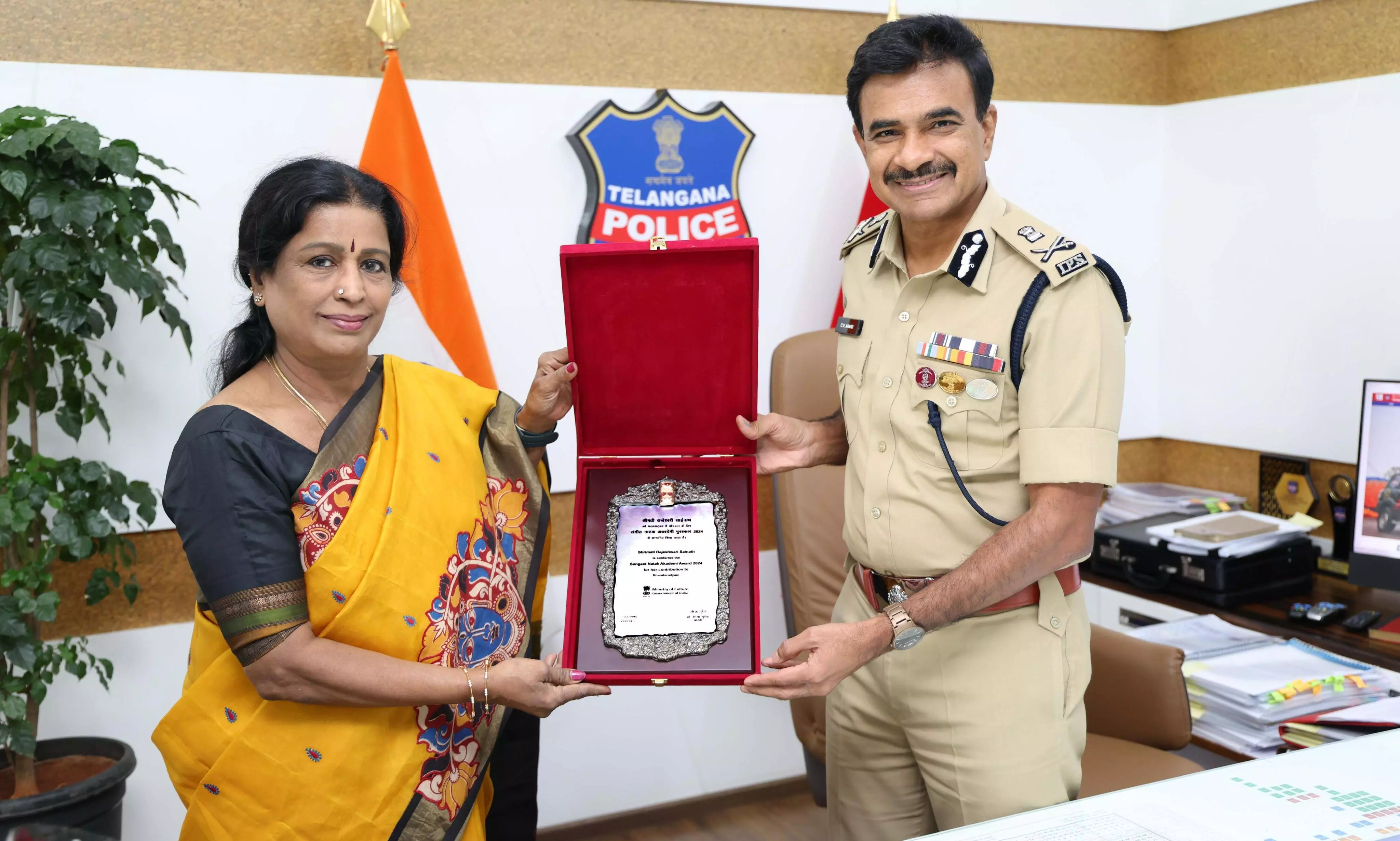 Telangana DGP CV Anand Lauds Dr. Rajeshwari Sainaths Contribution to Bharatanatyam Telangana DGP CV Anand Lauds Dr. Rajeshwari Sainaths Contribution to Bharatanatyam