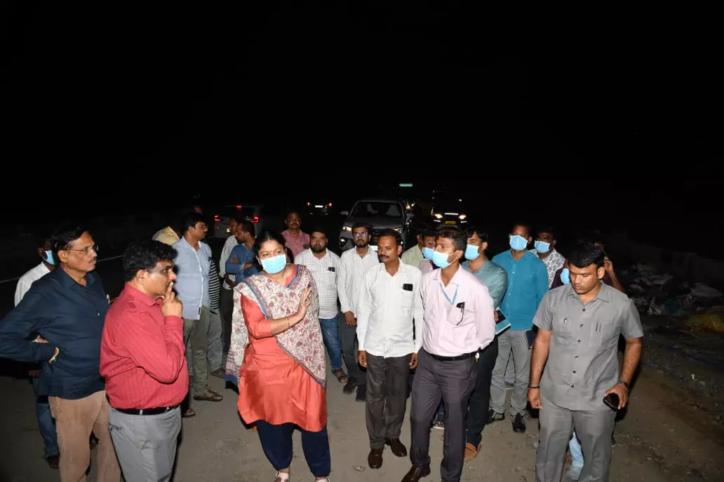 Karimnagar Collector Orders Garbage Dumping Away from NH-563 Karimnagar Collector Orders Garbage Dumping Away from NH-563