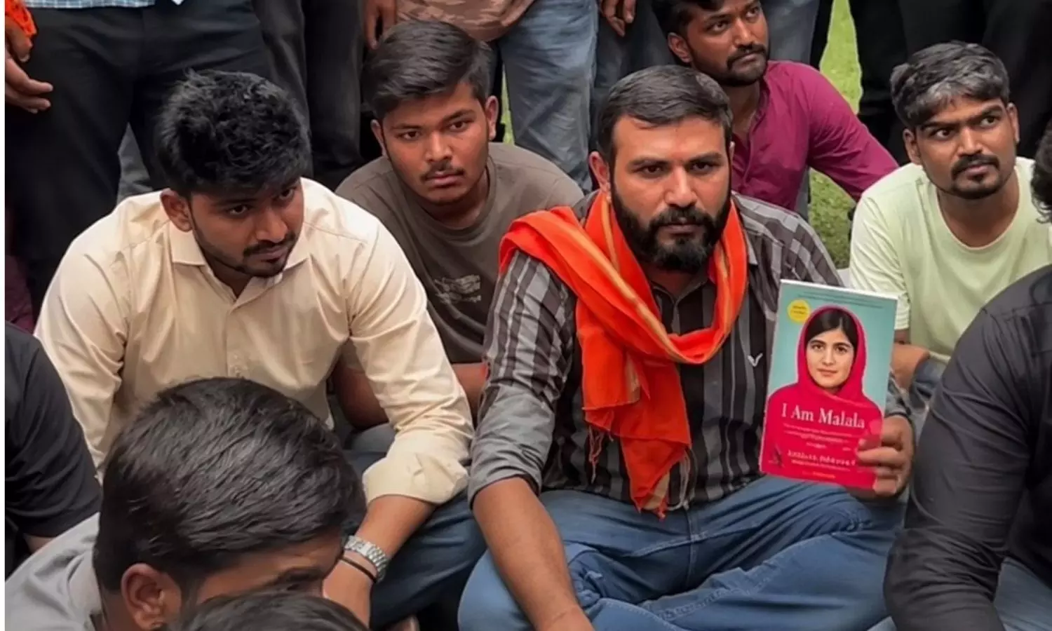 VHP Attacks Reading Session on Malala’s Book in Ahmedabad; Three Held VHP Attacks Reading Session on Malala’s Book in Ahmedabad; Three Held
