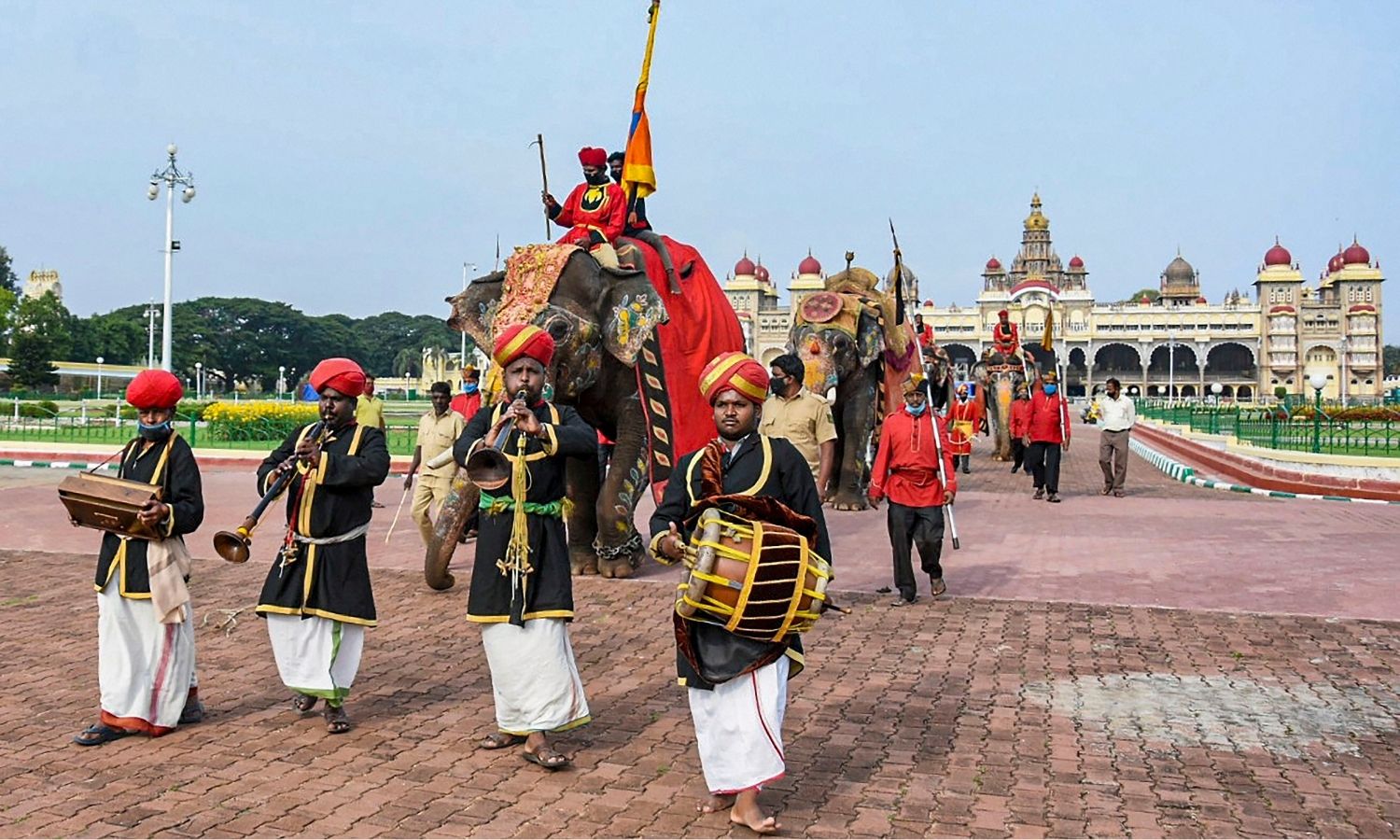Mysuru Dasara 2026 Begins With Grand Welcome for Elephant Squad