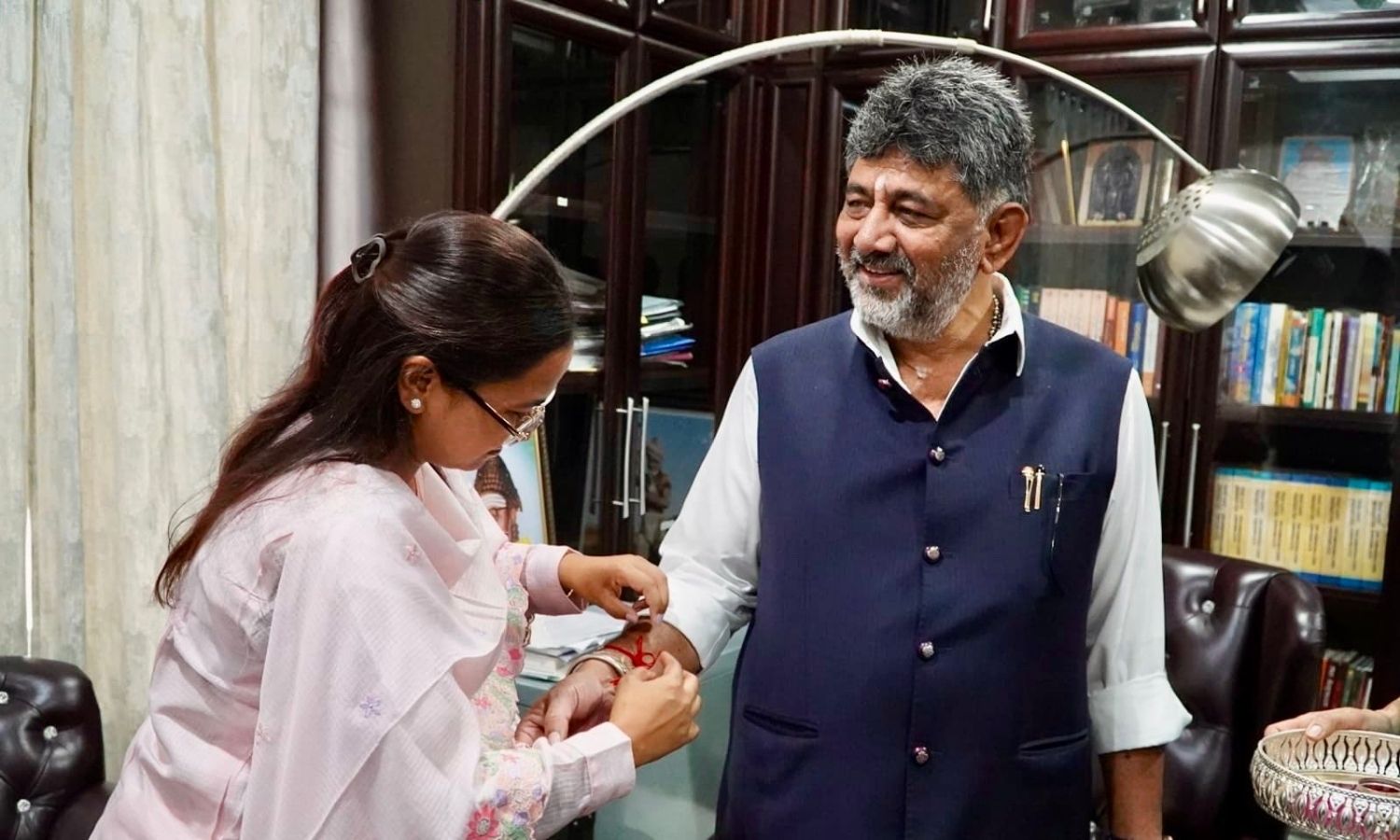 Jharkhand Minister Shilpi Neha Tirkey Ties Rakhi to DK Shivakumar