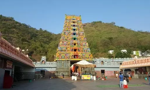 Devotees Throng Indrakeeladri For Rakhi Purnima