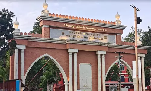 Madras HC Admits Plea Against Online Sale Of Liquor By TASMAC Madras HC Admits Plea Against Online Sale Of Liquor By TASMAC