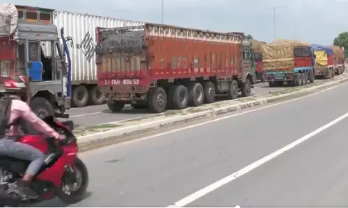 Nepal Floods: Cross-border Trade Hit; Long Truck Queue At Sonauli Border In UP