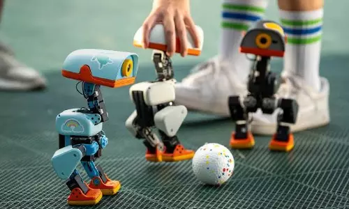 Hugging Face Unveils $400 Duck-Like Robot That Can Sing and Skate Hugging Face Unveils $400 Duck-Like Robot That Can Sing and Skate