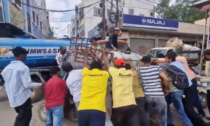 Hyderabad: Water Tanker Auto Gets Stuck in Manhole