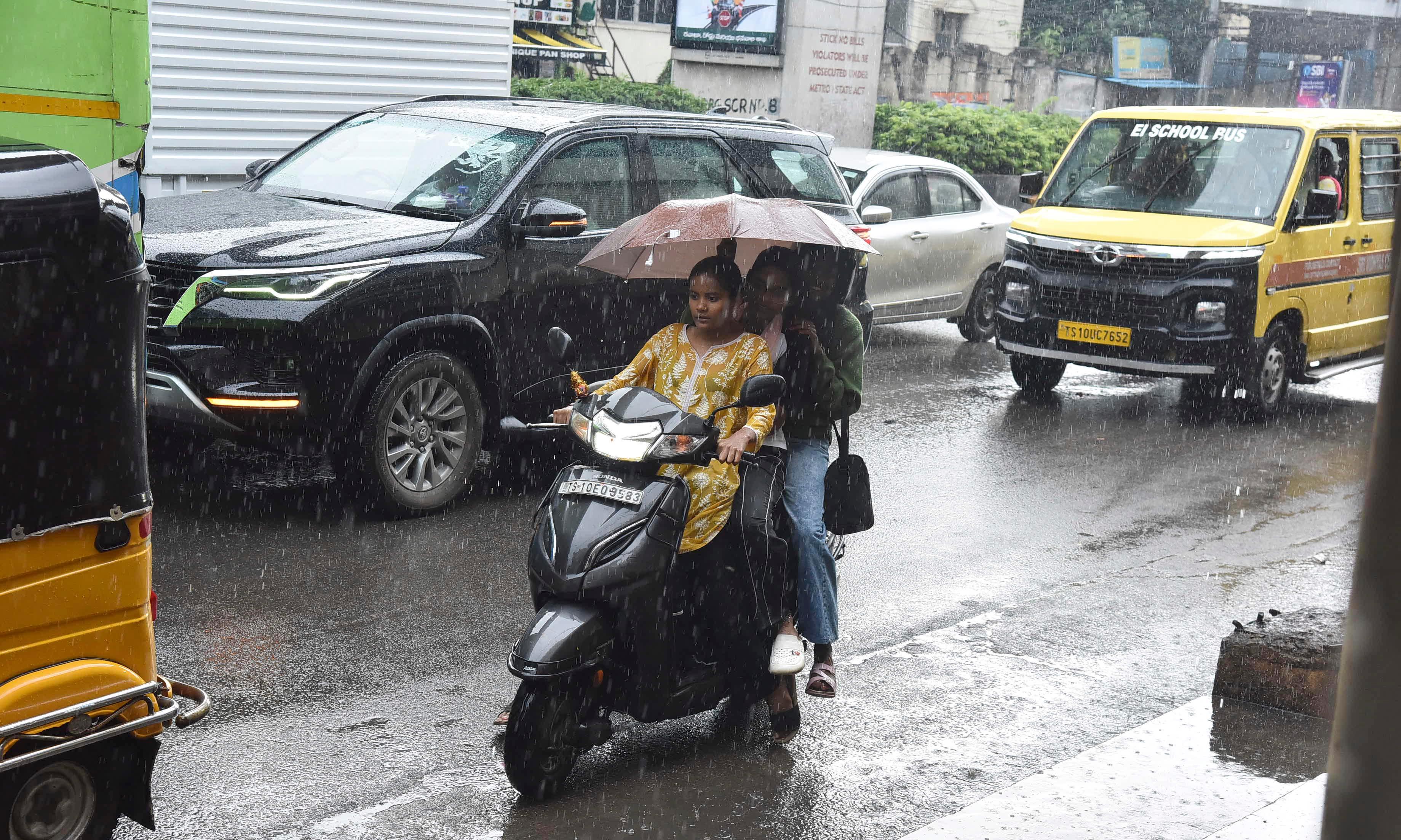 Weekend Rush Increases Amid Heavy Rain in Hyderaba