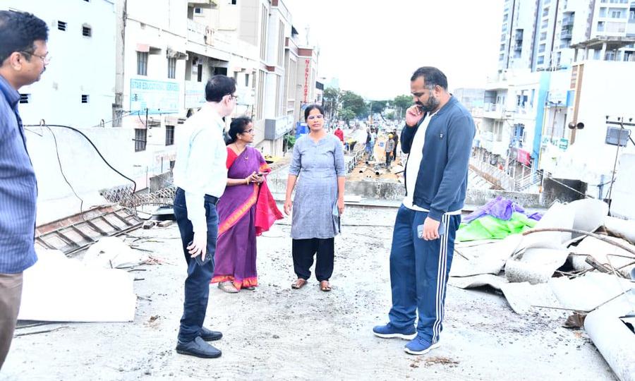 GHMC Commissioner Inspects Moosarambagh Bridge, Na