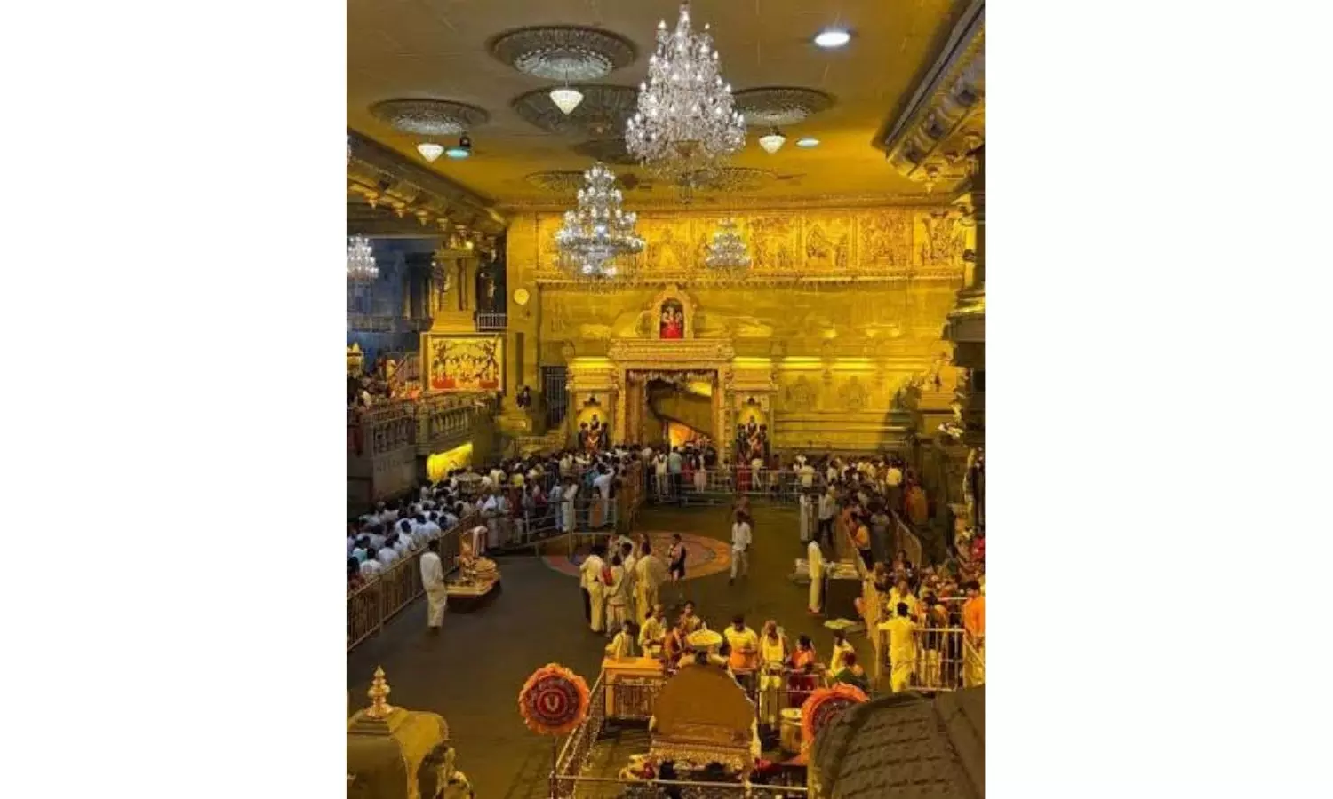 Yadagirigutta Temple Sees Heavy Devotee Rush Yadagirigutta Temple Sees Heavy Devotee Rush