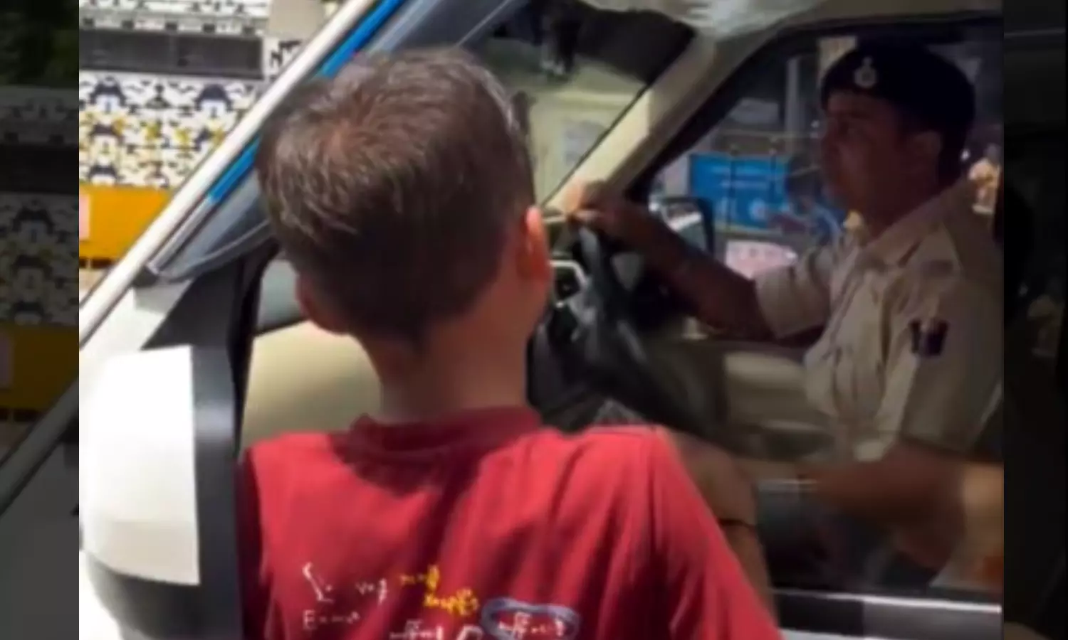 6-Year-Old Bihar Boy Stages Dharna Over ‘Police Excesses’ Against Parents 6-Year-Old Bihar Boy Stages Dharna Over ‘Police Excesses’ Against Parents