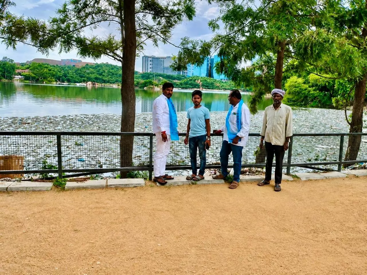 Dead Fish in Durgam Cheruvu After Polluted Water Enters Lake, Fishermen Seek ₹20 Lakh Compensation Dead Fish in Durgam Cheruvu After Polluted Water Enters Lake, Fishermen Seek ₹20 Lakh Compensation