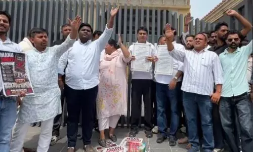 IYC Protests Outside RSS Office, Burns Manusmriti Pages Over ‘Casteist’ Ideology