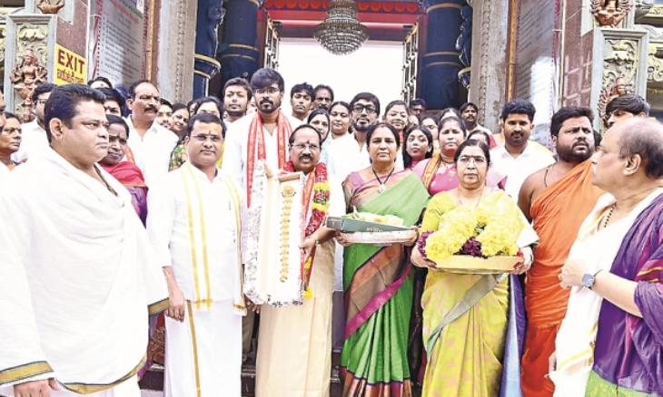 Vijayawada: Gold Braid Worth Rs. 11 Lakh Offered t