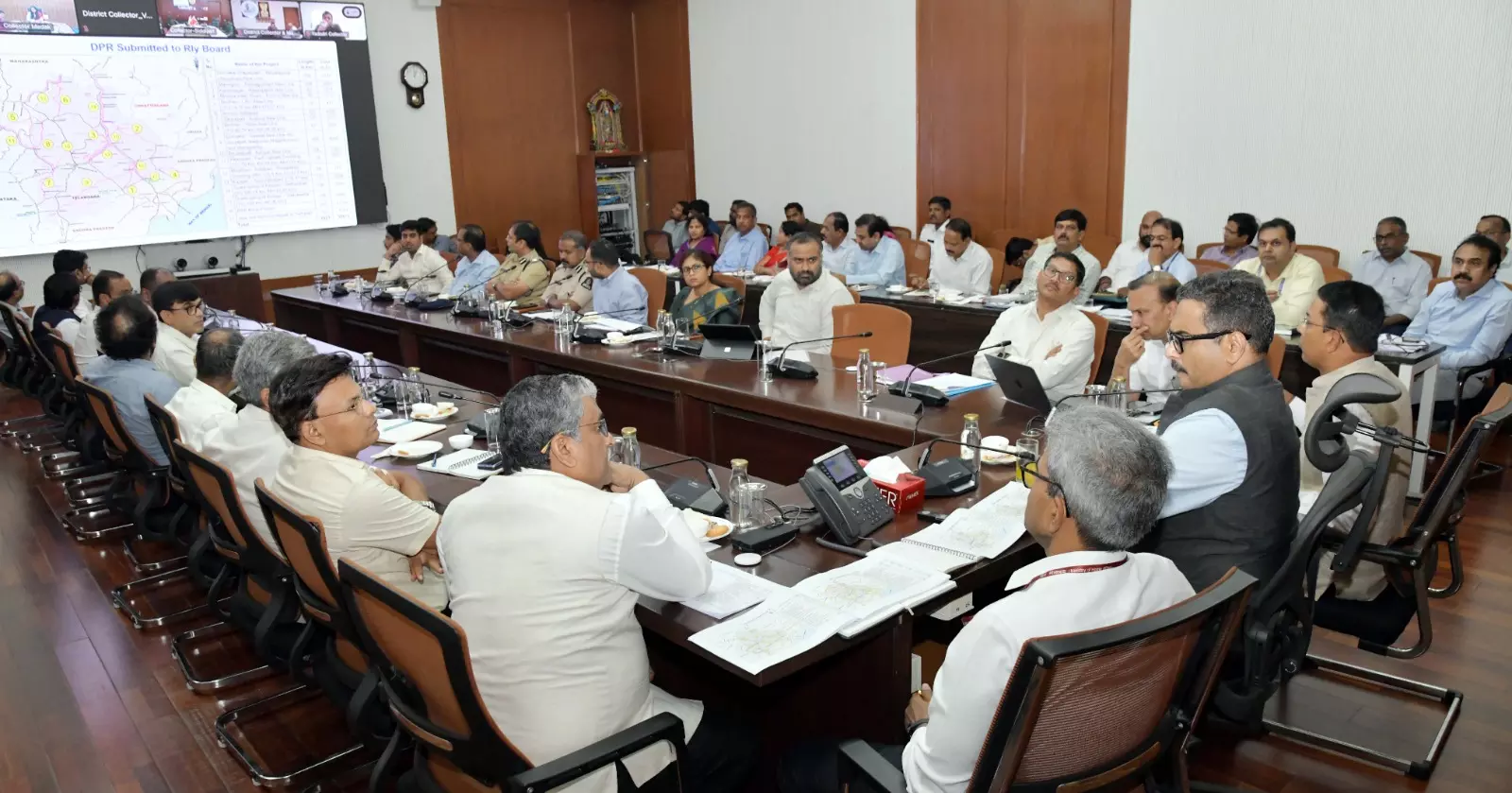 Sanjay Jaju Asks Departments to Resolve Pending Railway Projects Issues Swiftly Sanjay Jaju Asks Departments to Resolve Pending Railway Projects Issues Swiftly