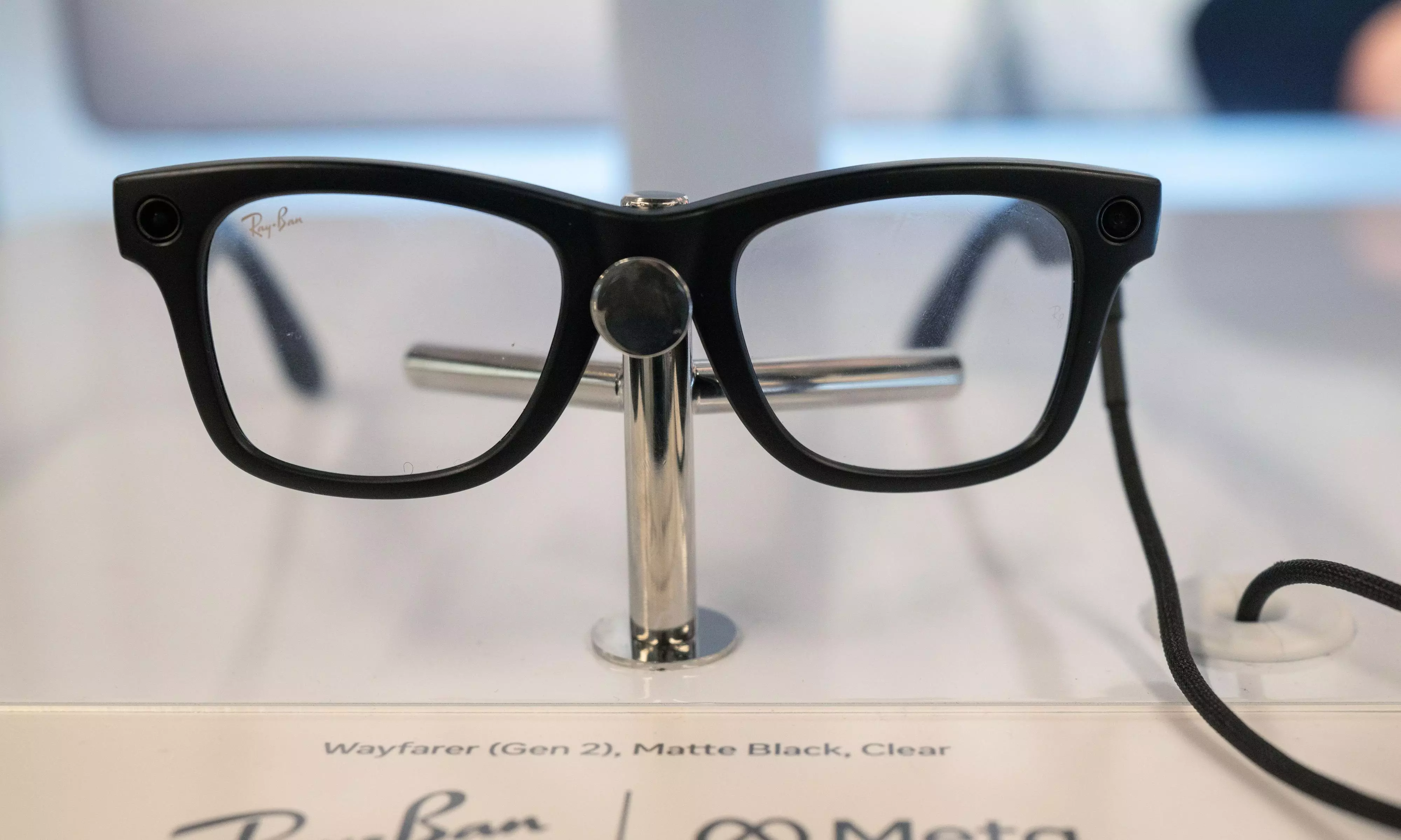 Meta Fixes Smart Glasses Loophole That Allowed Recording With LED Covered Meta Fixes Smart Glasses Loophole That Allowed Recording With LED Covered