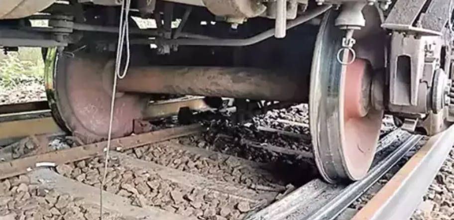 Andhra Pradesh: Coal-Loaded Goods Train Derails, Delays 14 Passenger Trains