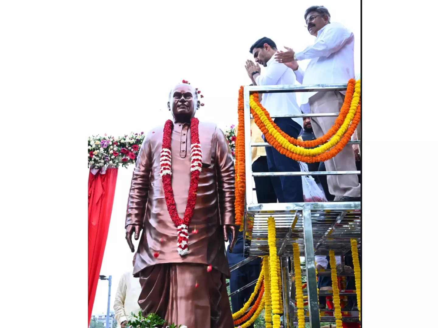 Lokesh Calls Rosaiah ‘Symbol’ Of Political Values Lokesh Calls Rosaiah ‘Symbol’ Of Political Values