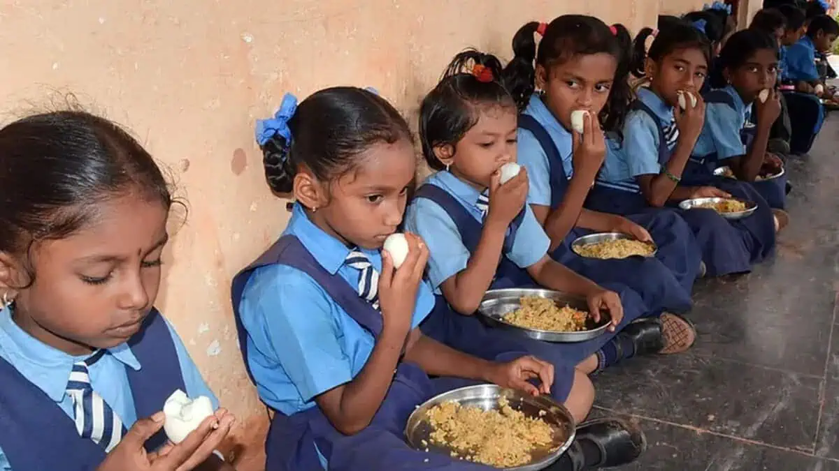Centralised Kitchen Set Up in Mancherial to Supply Breakfast to 49,104 Students