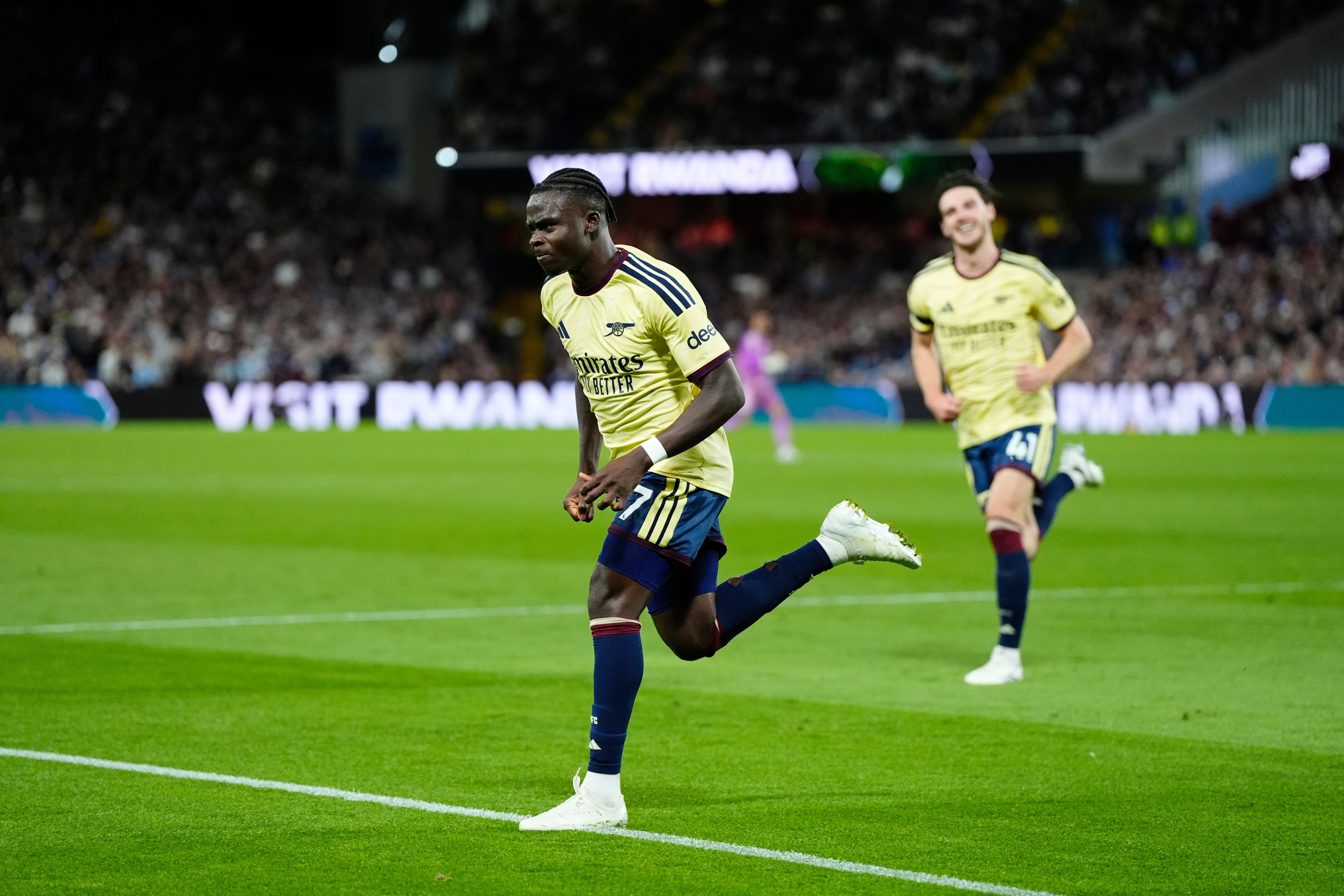 Saka Strikes as Flawless Arsenal Punish Troubled Villa