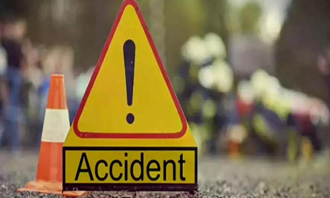 13 Injured as Private Bus Rams Into Lorry in Tuni 13 Injured as Private Bus Rams Into Lorry in Tuni