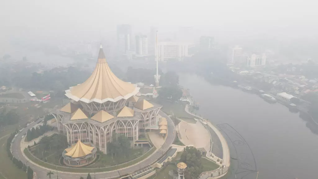 Literally Tasting The Smoke: Malaysians Suffer As Haze Worsens Literally Tasting The Smoke: Malaysians Suffer As Haze Worsens
