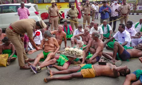 Around 50 Farmers Led by Ayyakannu Detained in Trichy Over Cauvery Water Issue
