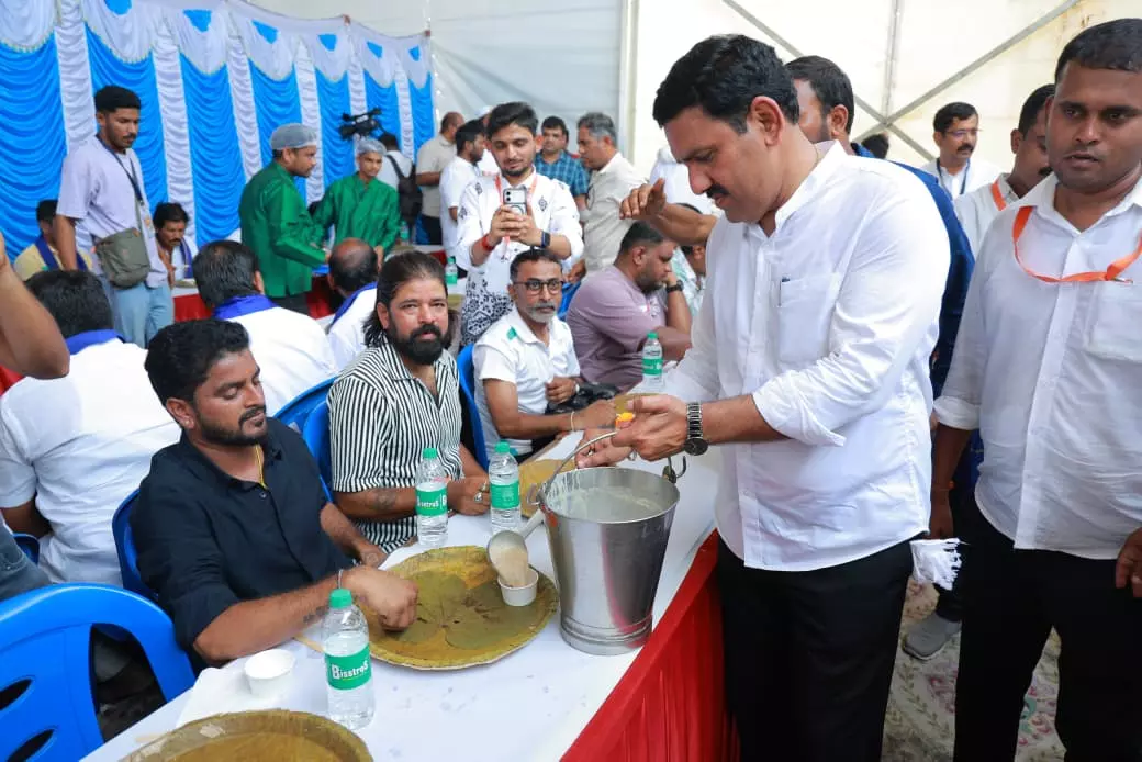 Karnataka: From Drought-Hit Fields To Public Meeting, Vijayendra Keeps Ballari Chalo Moving On Day 2 Karnataka: From Drought-Hit Fields To Public Meeting, Vijayendra Keeps Ballari Chalo Moving On Day 2