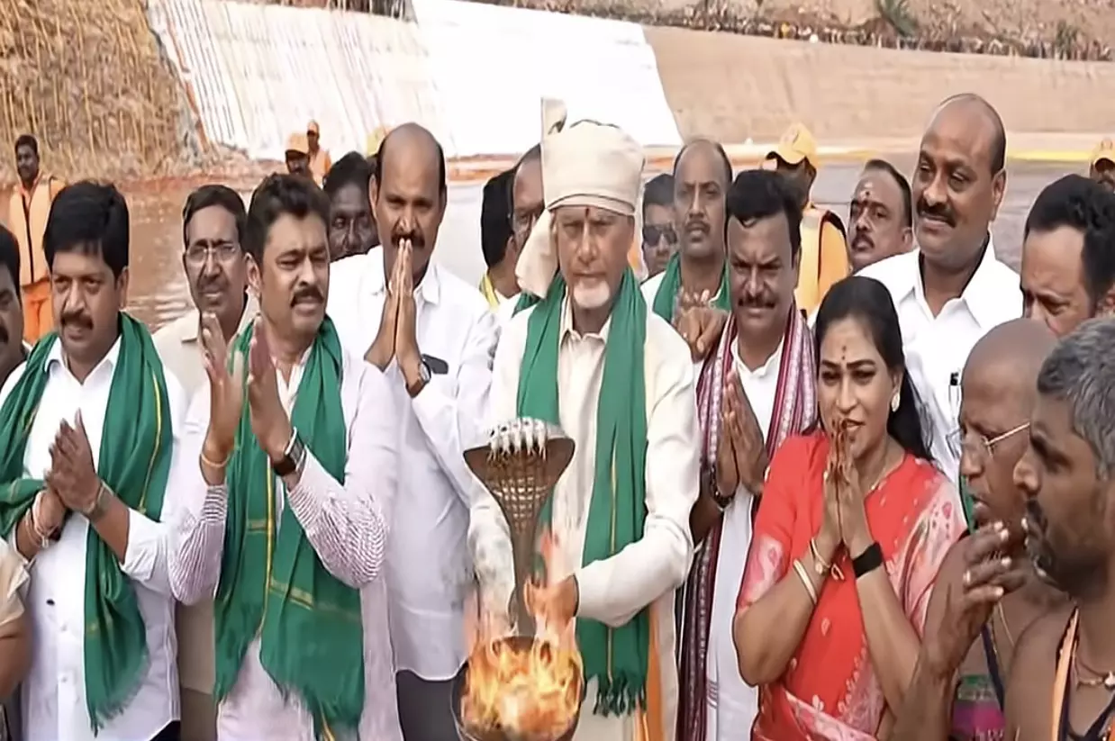 Ministers, MLAs Laud Naidu As ‘Apara Bhagirathudu’ At Polavaram Jala Harathi Ministers, MLAs Laud Naidu As ‘Apara Bhagirathudu’ At Polavaram Jala Harathi
