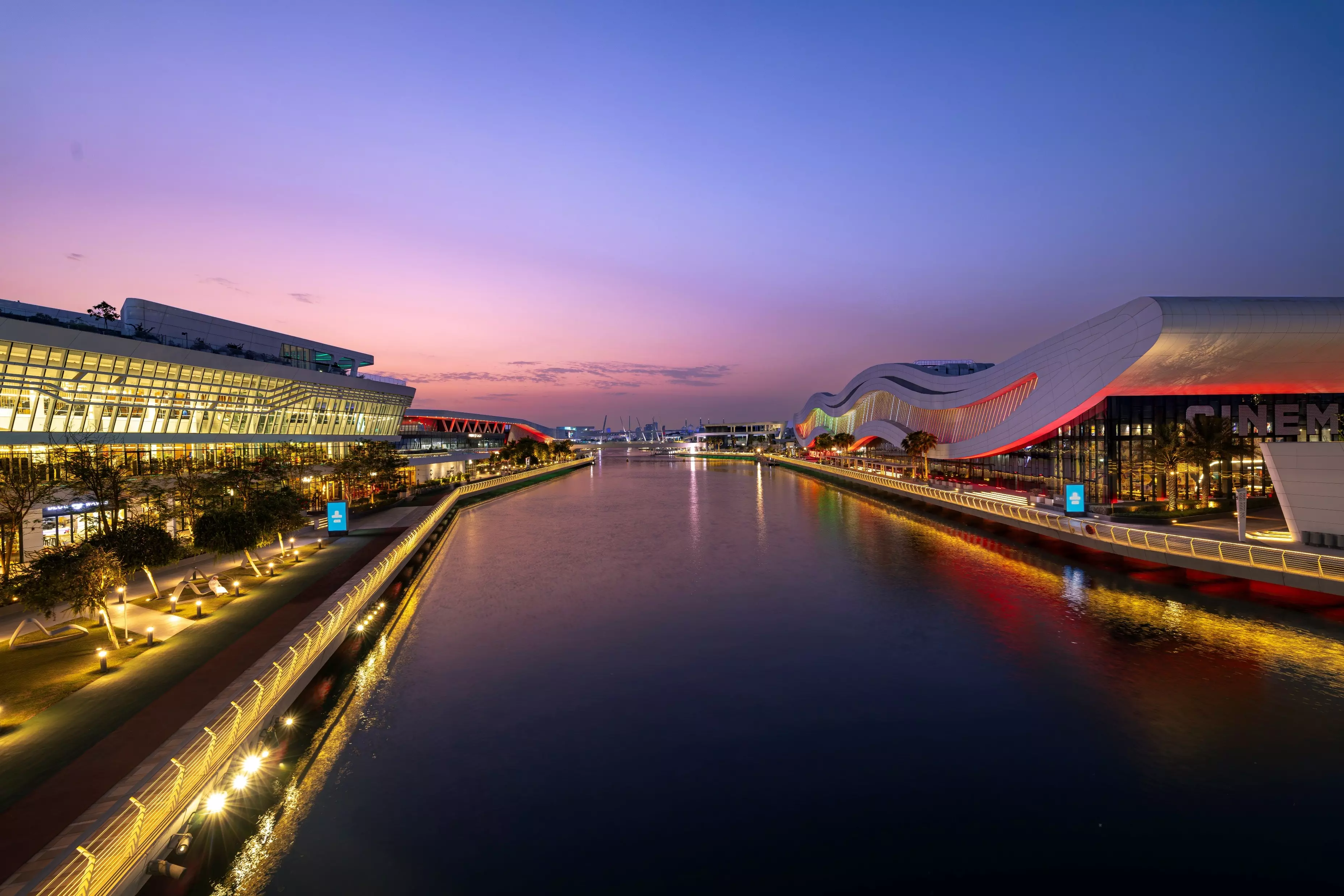10 Picture-Perfect Abu Dhabi Spots to Elevate Your Social Feed 10 Picture-Perfect Abu Dhabi Spots to Elevate Your Social Feed