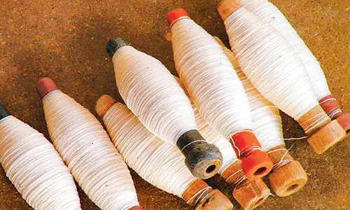 Tamil Nadu Increases Government Contribution for Khadi Weavers Fund Tamil Nadu Increases Government Contribution for Khadi Weavers Fund