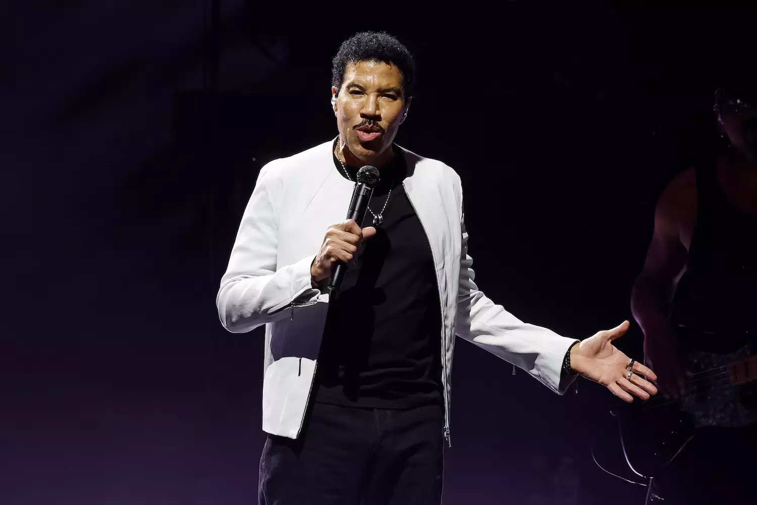 Lionel Richie Back Home and Recovering After Hospital Stay Following Concert Lionel Richie Back Home and Recovering After Hospital Stay Following Concert