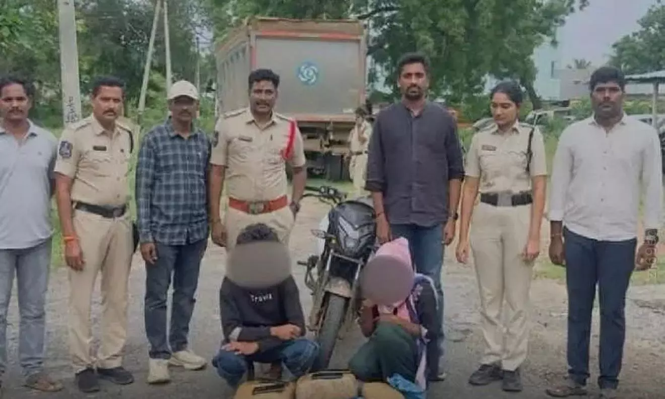 Peddapalli Man Promises Girlfriend an iPhone, Ends Up in Ganja Peddling Peddapalli Man Promises Girlfriend an iPhone, Ends Up in Ganja Peddling