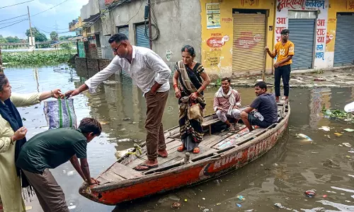 Uttar Pradesh Floods: Over 17,500 Evacuated, 26 Districts Hit Uttar Pradesh Floods: Over 17,500 Evacuated, 26 Districts Hit