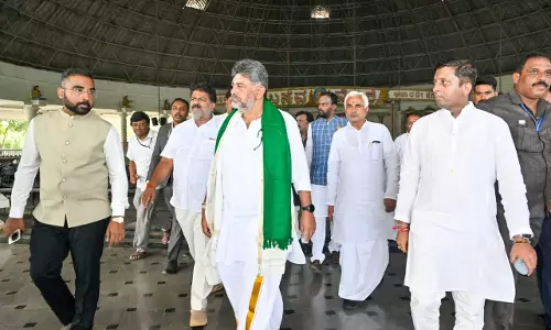 Karnataka: ‘U-Turn’ Jibe Triggers ‘S-Turn’ Counter From Shivakumar Karnataka: ‘U-Turn’ Jibe Triggers ‘S-Turn’ Counter From Shivakumar