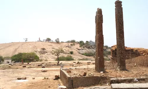 14th-Century Memorial Pillars, Sati Stones Discovered Near Keesaragutta 14th-Century Memorial Pillars, Sati Stones Discovered Near Keesaragutta