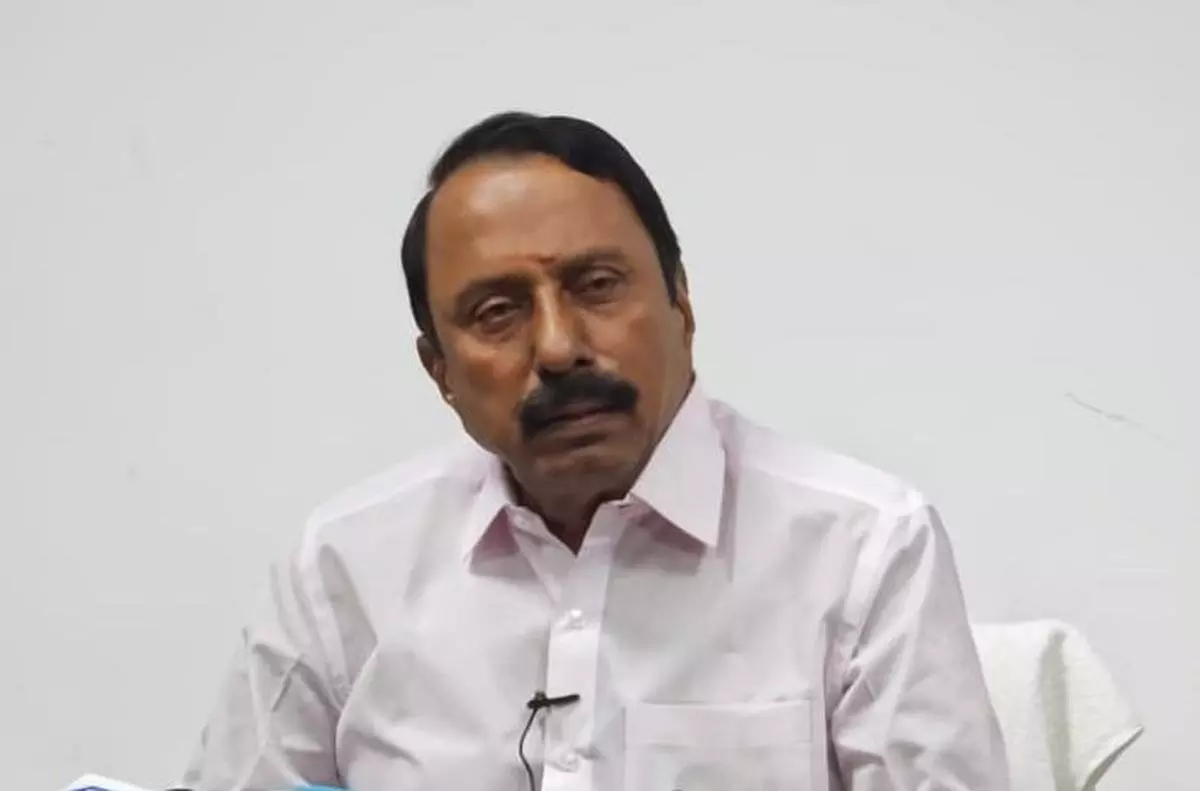 Sengottaiyan Ducks Question on Vijay as PM Candidate Sengottaiyan Ducks Question on Vijay as PM Candidate