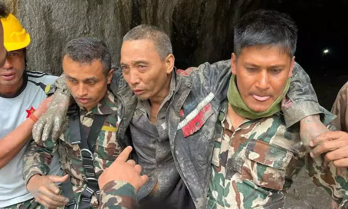 10 Days On, Nepal Rescuers Find Chinese National, Woman Alive 10 Days On, Nepal Rescuers Find Chinese National, Woman Alive